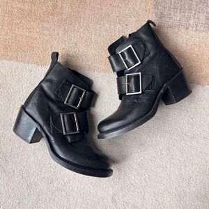 FRYE Leather Moto Ankle Buckle Ankle Boots Women’s size US 7 / UK 37